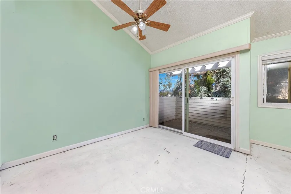 9952 Sepulveda #5 San Fernando, CA 91345