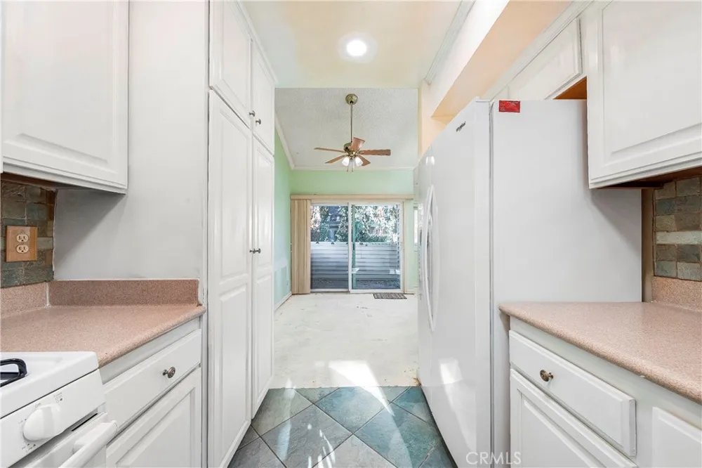 9952 Sepulveda #5 San Fernando, CA 91345