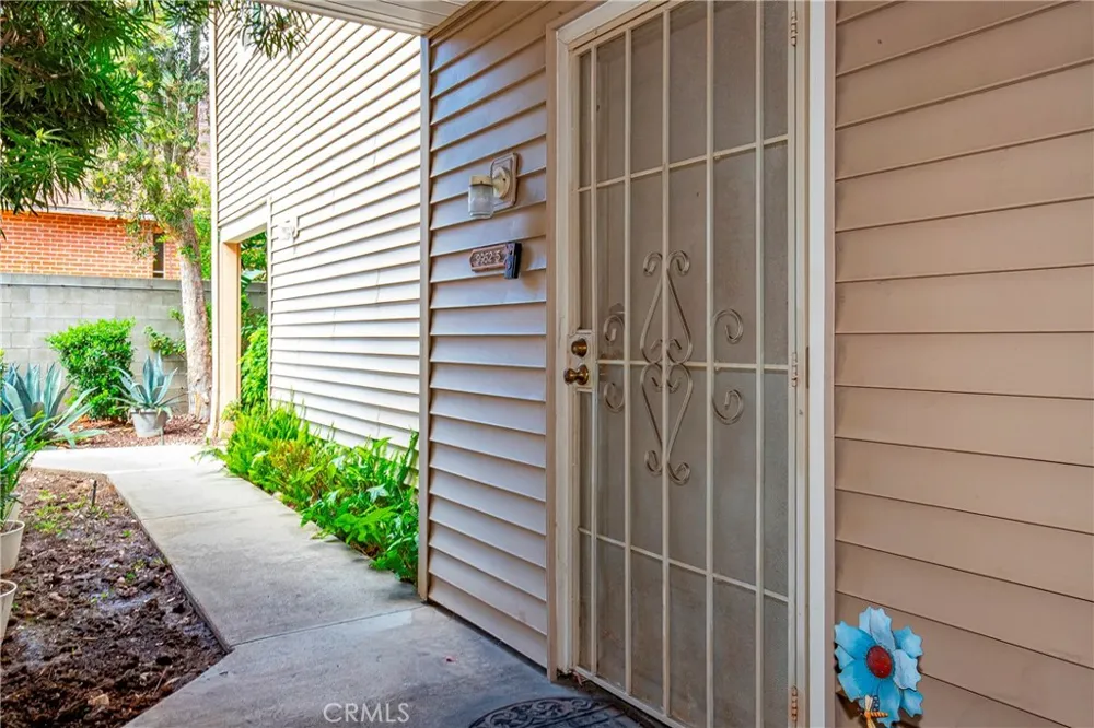 9952 Sepulveda #5 San Fernando, CA 91345