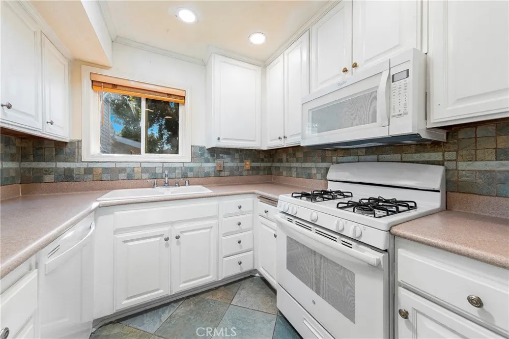 9952 Sepulveda #5 San Fernando, CA 91345
