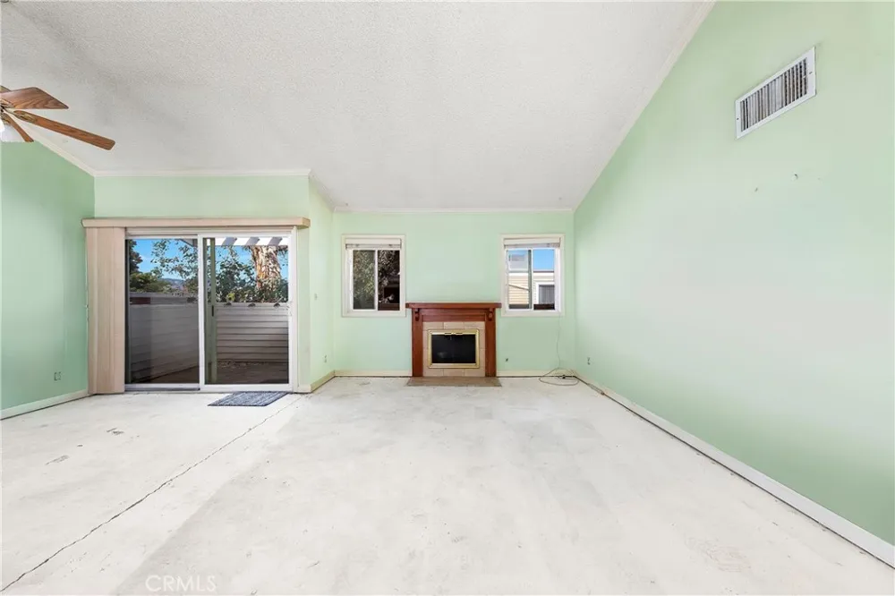 9952 Sepulveda #5 San Fernando, CA 91345