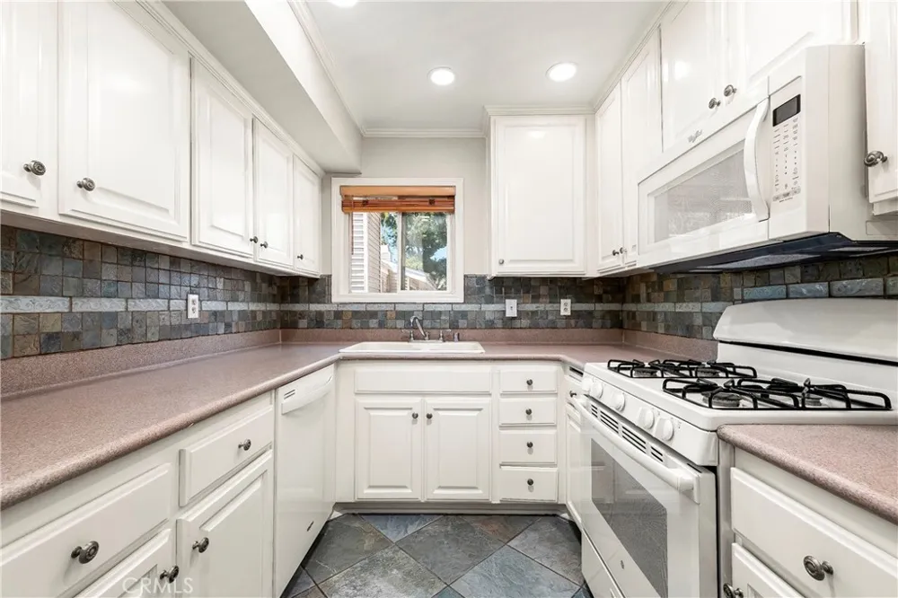 9952 Sepulveda #5 San Fernando, CA 91345