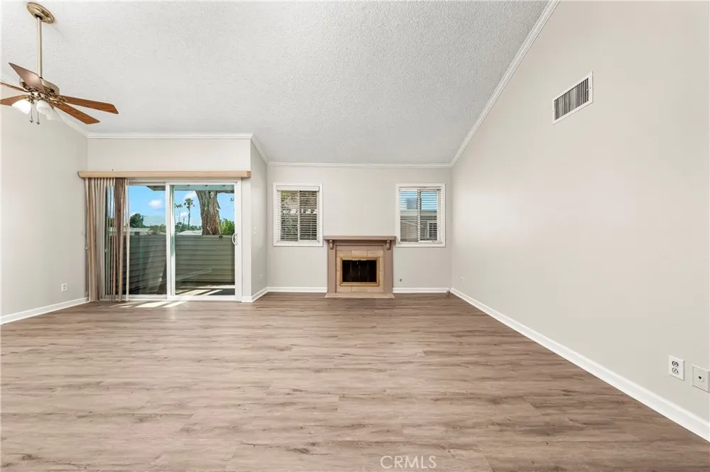 9952 Sepulveda #5 San Fernando, CA 91345
