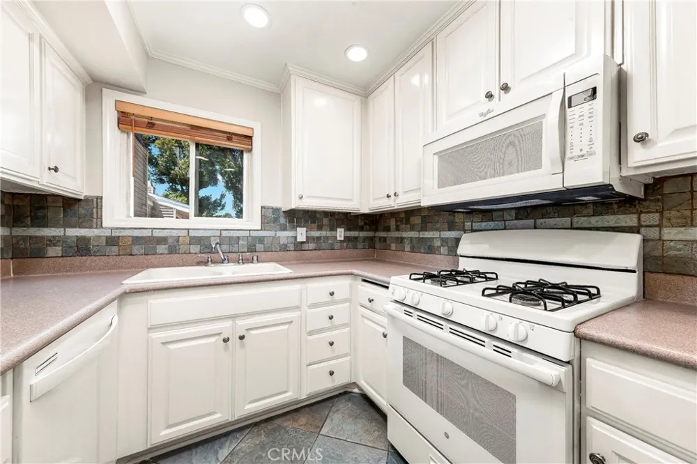 9952 Sepulveda #5 San Fernando, CA 91345