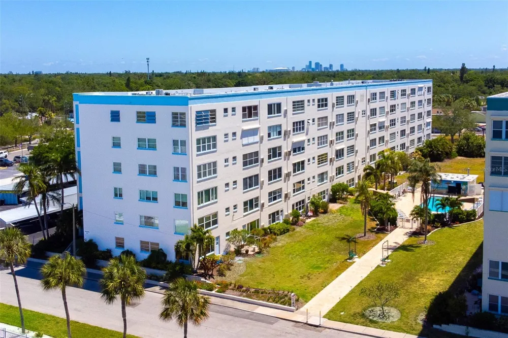 2850 59TH STREET S #205 Gulfport, FL 33707