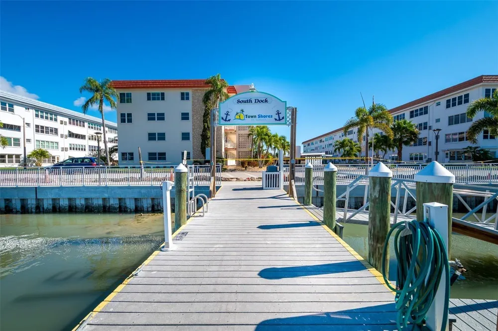 2850 59TH STREET S #205 Gulfport, FL 33707