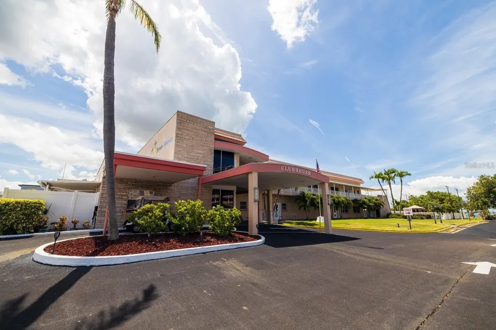 2850 59TH STREET S #205 Gulfport, FL 33707