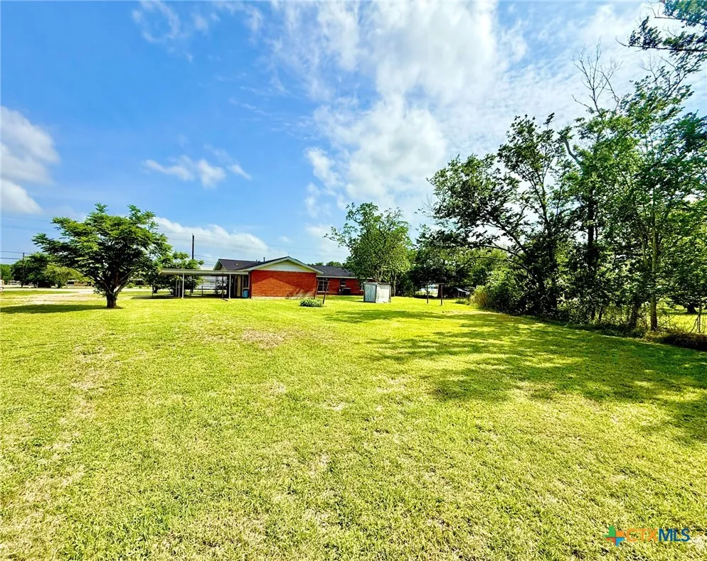 1396 Loop 522 Ganado, TX 77962