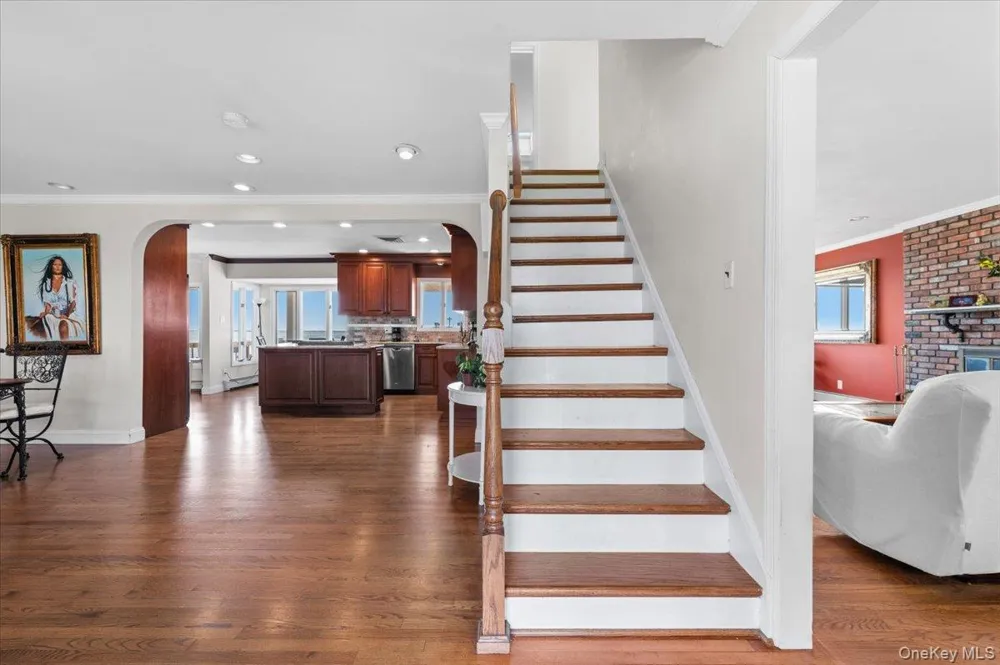 160 Sequams Lane W West Islip, NY 11795