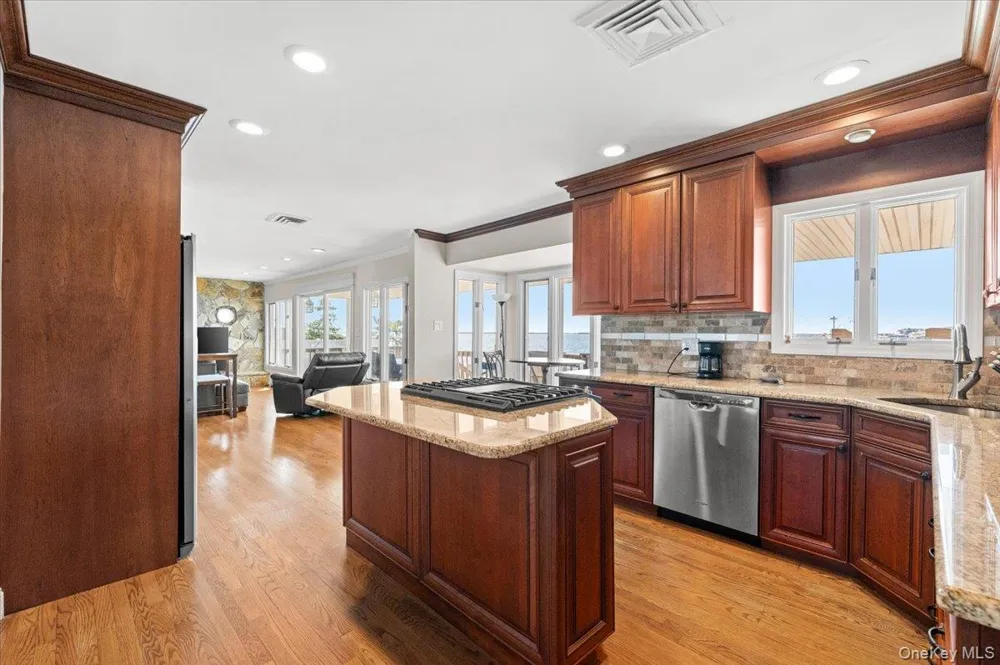 160 Sequams Lane W West Islip, NY 11795