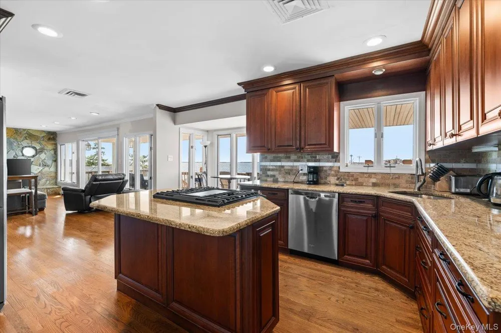 160 Sequams Lane W West Islip, NY 11795