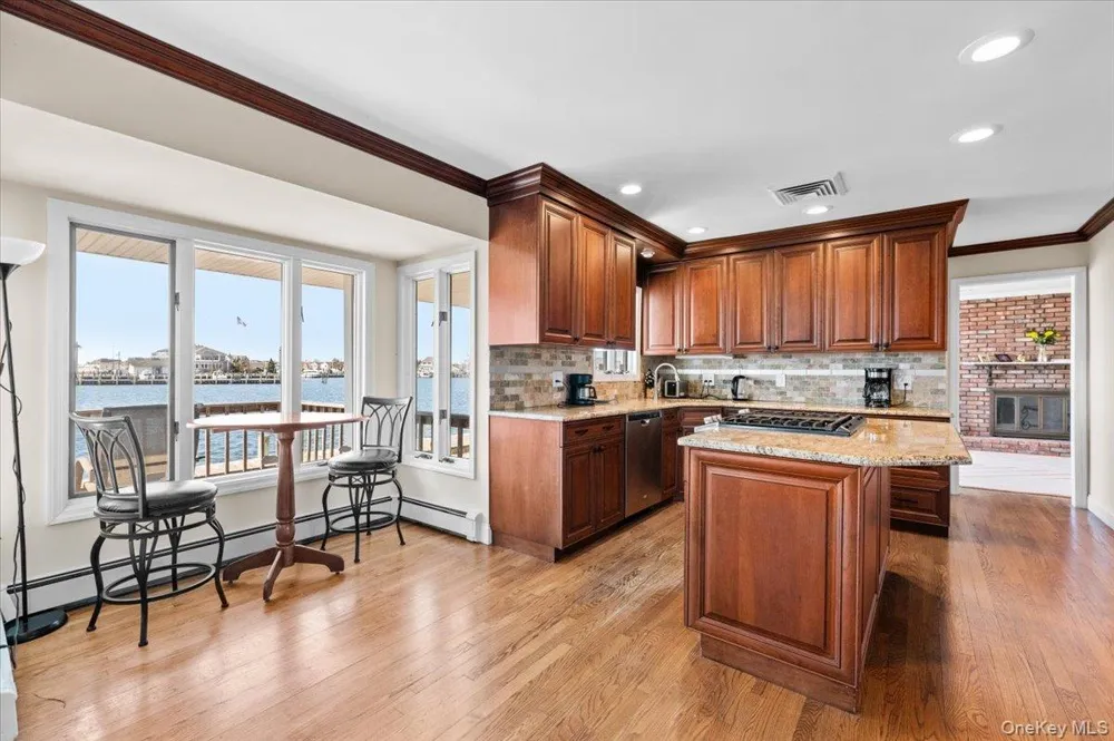 160 Sequams Lane W West Islip, NY 11795