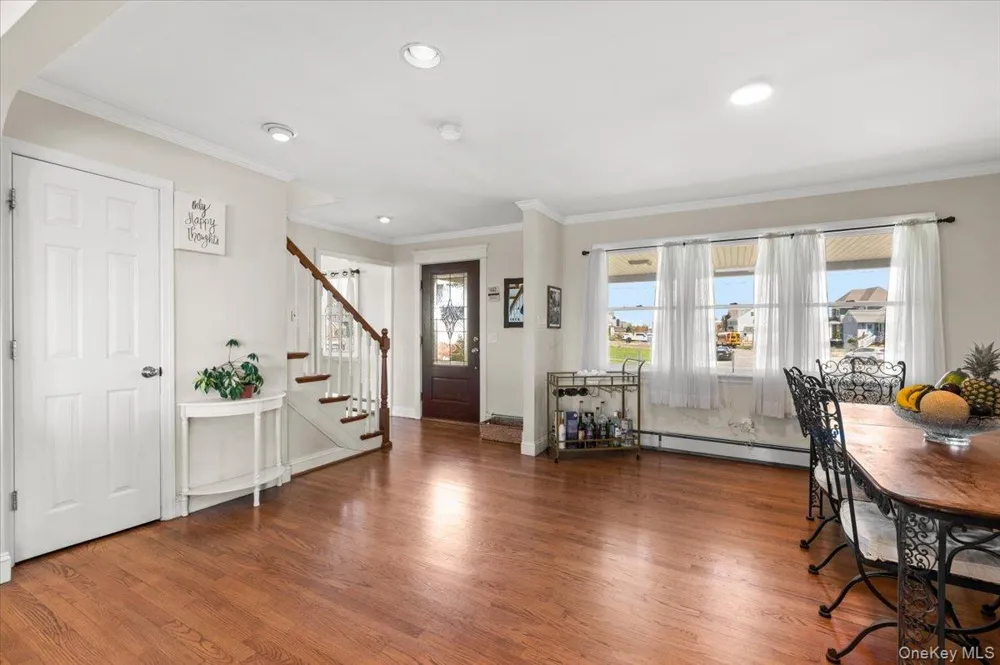 160 Sequams Lane W West Islip, NY 11795