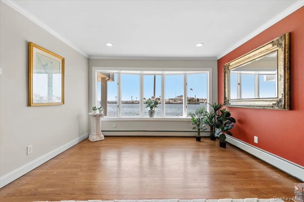 160 Sequams Lane W West Islip, NY 11795