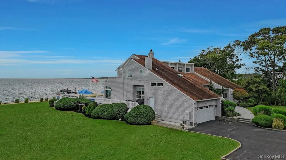 11 Convent Lane Center Moriches, NY 11934