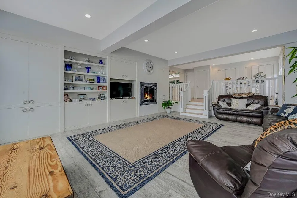11 Convent Lane Center Moriches, NY 11934