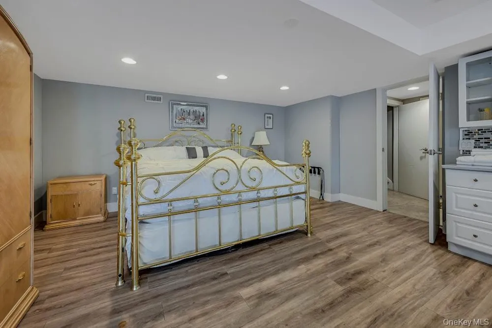 11 Convent Lane Center Moriches, NY 11934