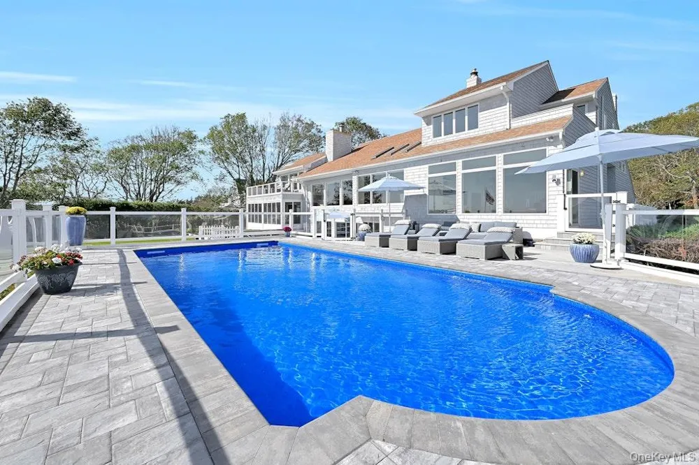 11 Convent Lane Center Moriches, NY 11934