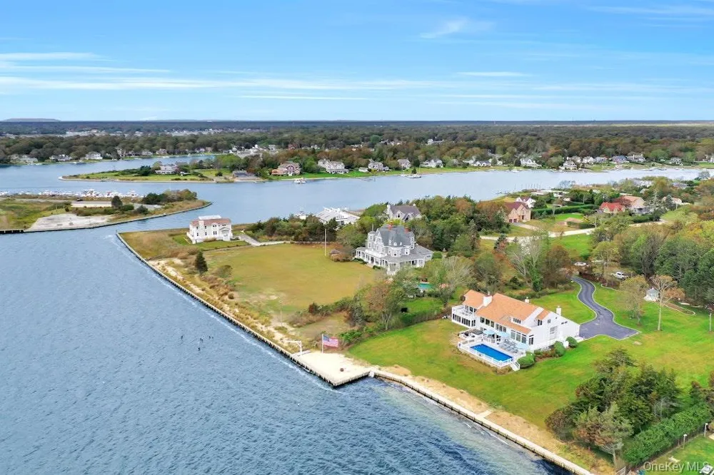 11 Convent Lane Center Moriches, NY 11934