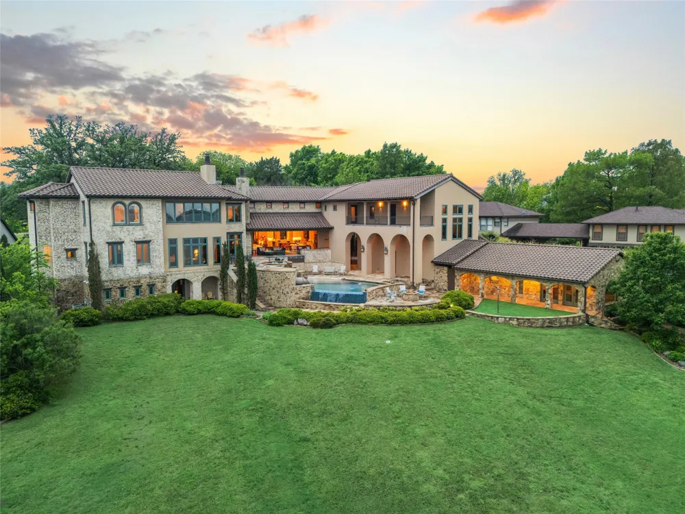 8 Meadowlake Drive Heath, TX 75032