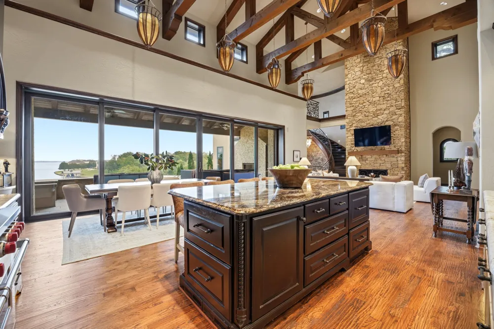 8 Meadowlake Drive Heath, TX 75032