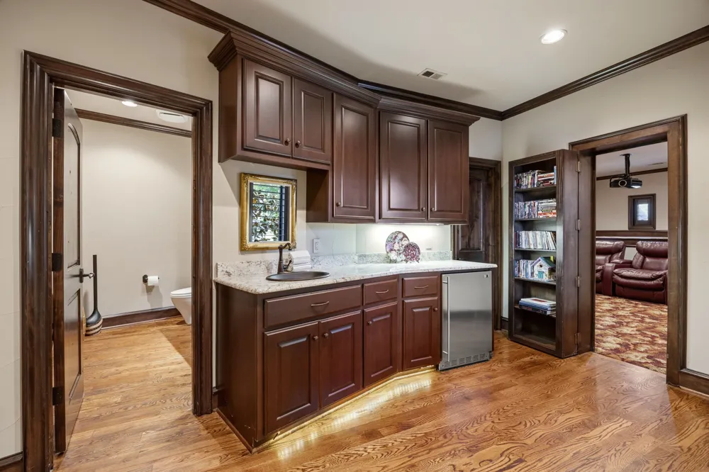 8 Meadowlake Drive Heath, TX 75032