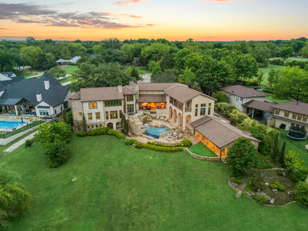 8 Meadowlake Drive Heath, TX 75032