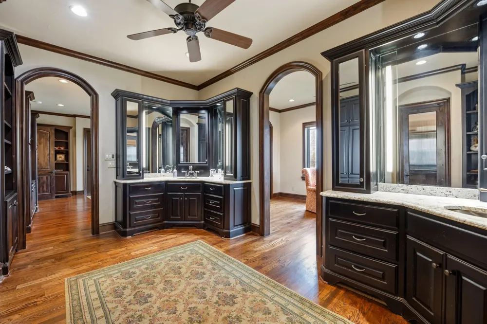 8 Meadowlake Drive Heath, TX 75032