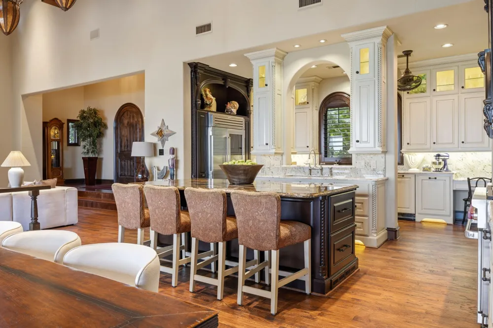 8 Meadowlake Drive Heath, TX 75032