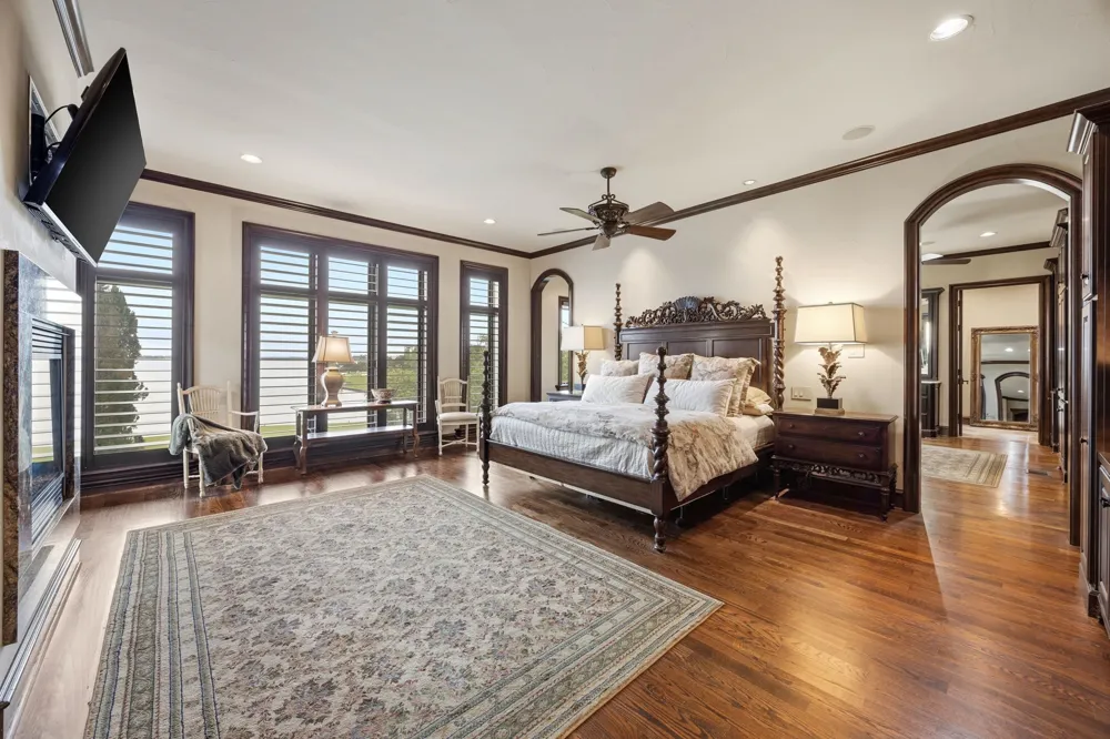 8 Meadowlake Drive Heath, TX 75032