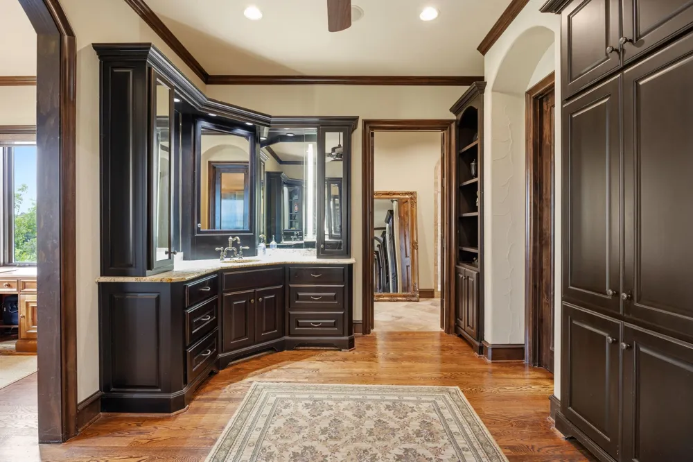 8 Meadowlake Drive Heath, TX 75032