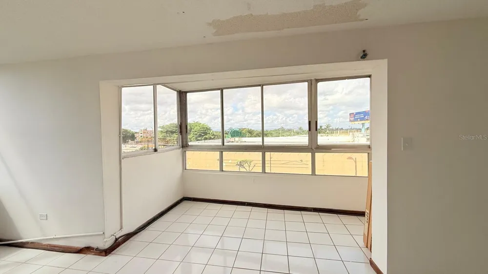 37 ISLA VERDE AVE. #203 Carolina, PR 00979