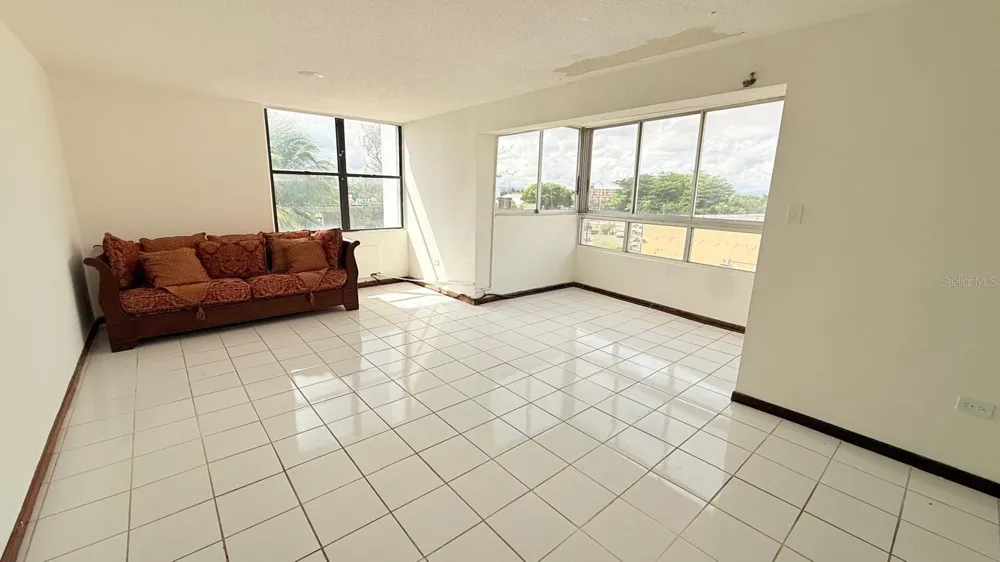 37 ISLA VERDE AVE. #203 Carolina, PR 00979