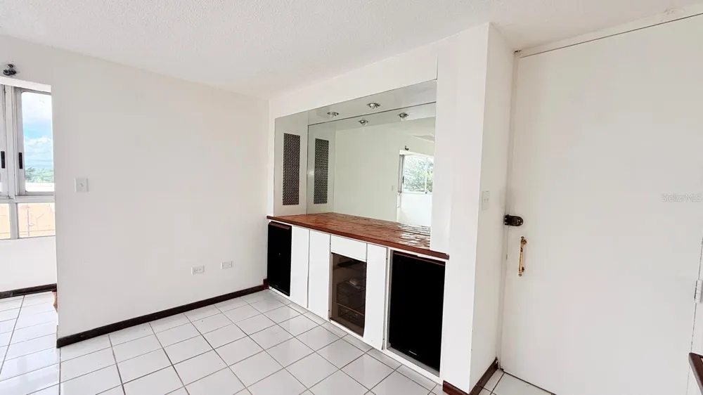 37 ISLA VERDE AVE. #203 Carolina, PR 00979