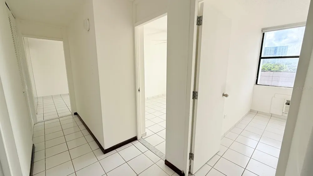 37 ISLA VERDE AVE. #203 Carolina, PR 00979