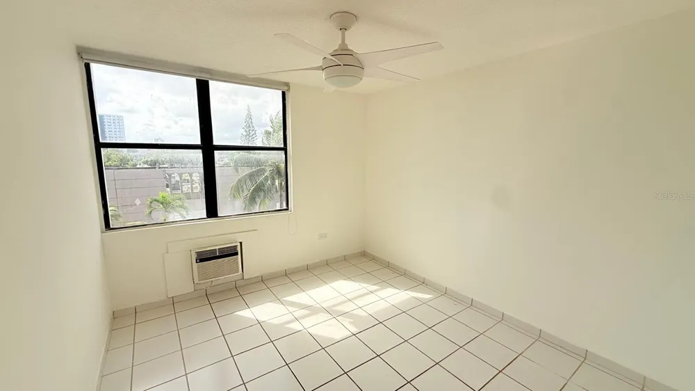 37 ISLA VERDE AVE. #203 Carolina, PR 00979