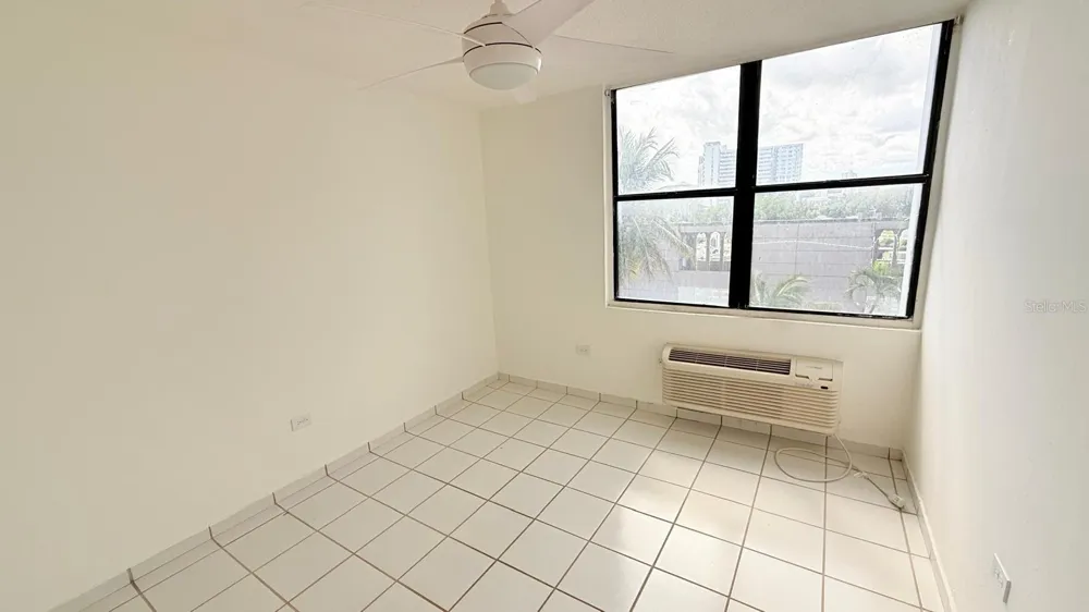 37 ISLA VERDE AVE. #203 Carolina, PR 00979