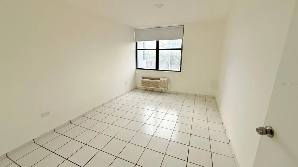 37 ISLA VERDE AVE. #203 Carolina, PR 00979
