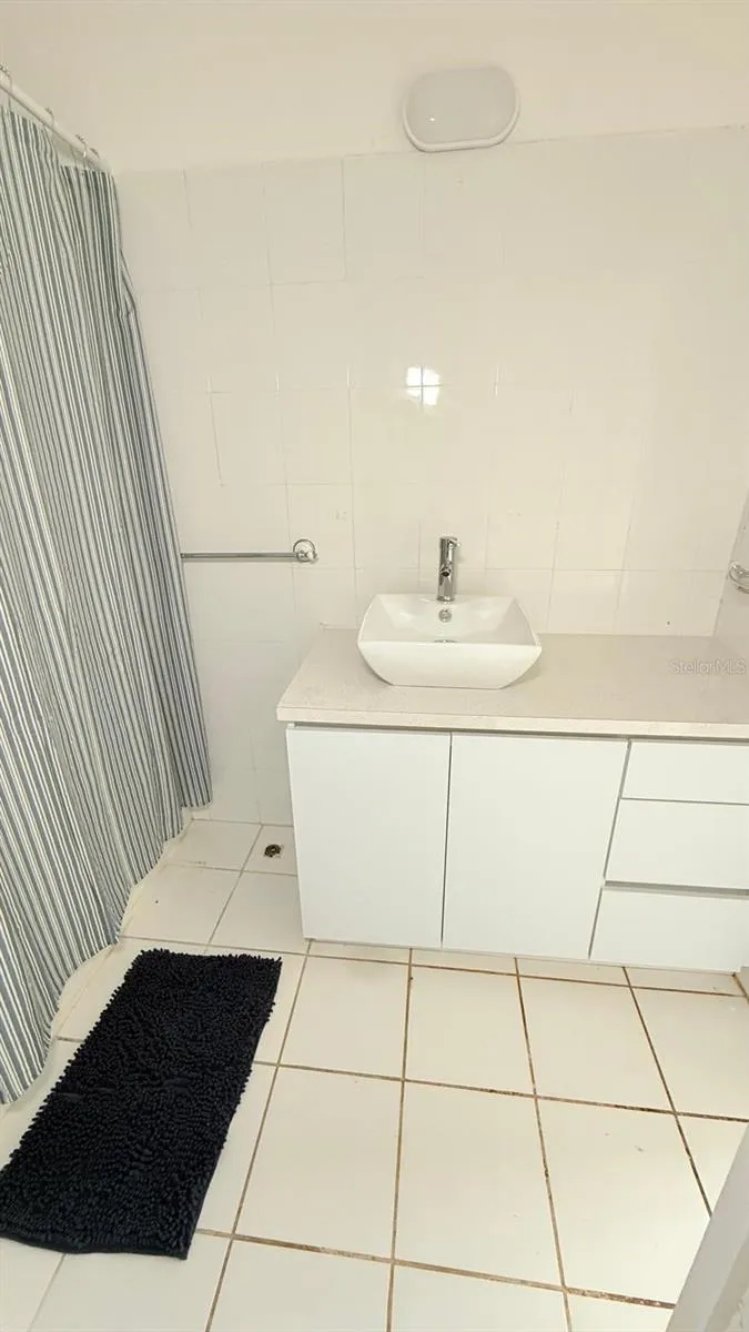 37 ISLA VERDE AVE. #203 Carolina, PR 00979