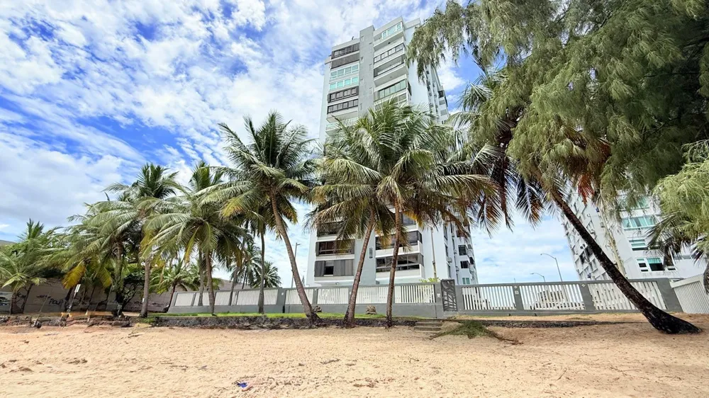 37 ISLA VERDE AVE. #203 Carolina, PR 00979