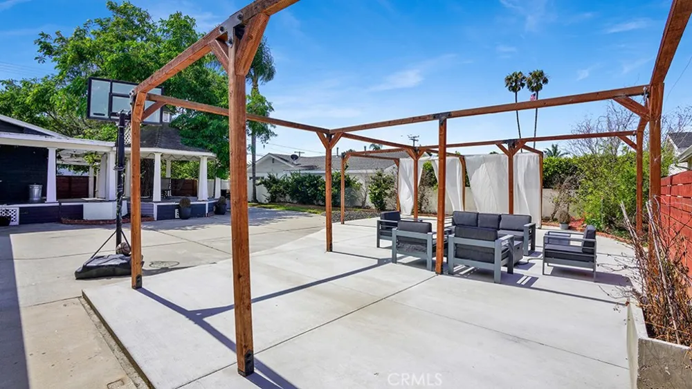 2197 Santa Ana Avenue Costa Mesa, CA 92627