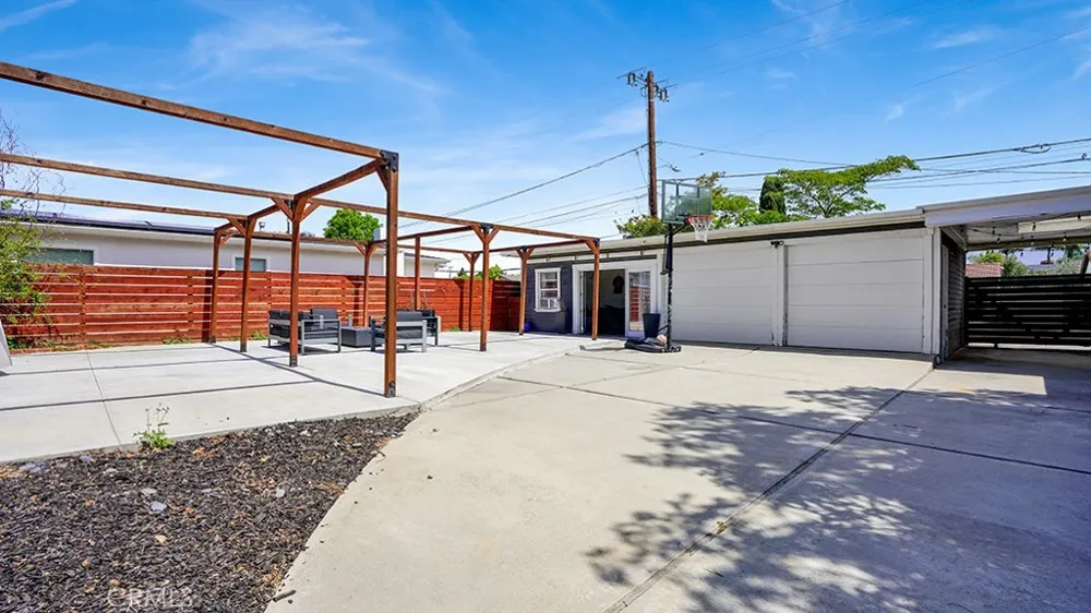 2197 Santa Ana Avenue Costa Mesa, CA 92627