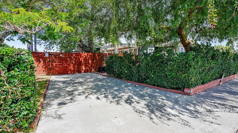 2197 Santa Ana Avenue Costa Mesa, CA 92627