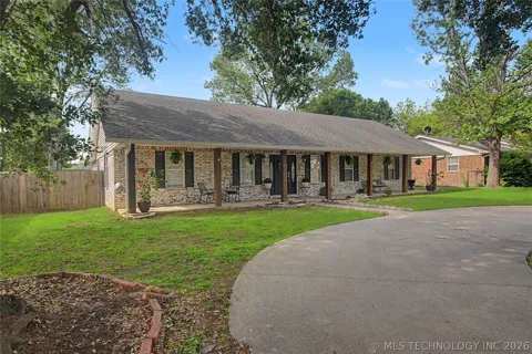 502 NW J STREET