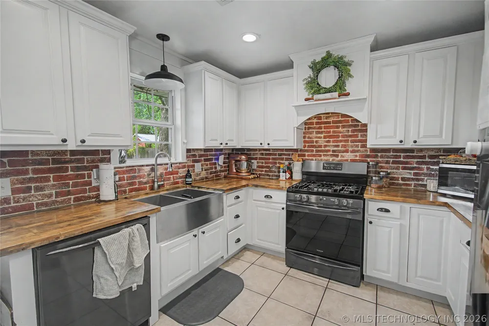 502 NW J STREET Stigler, OK 74462