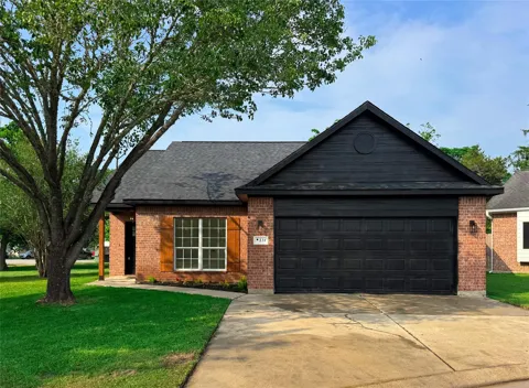 231 Elizabeth Lane