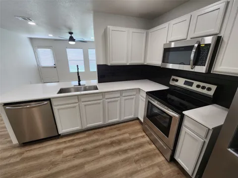 12808 Kingsgate Drive