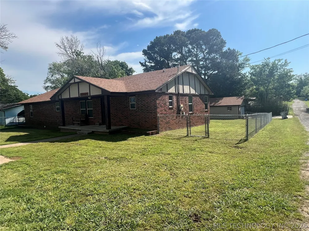 109435 S 4154 ROAD Checotah, OK 74426