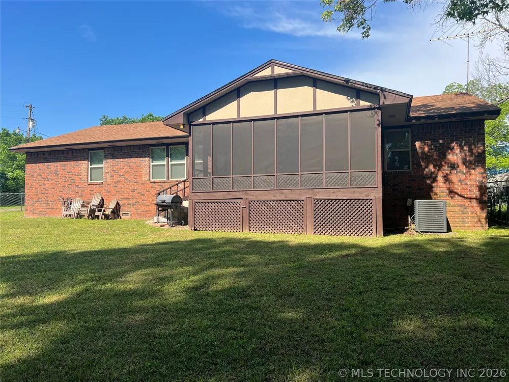 109435 S 4154 ROAD Checotah, OK 74426
