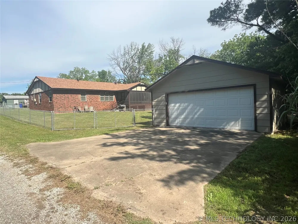 109435 S 4154 ROAD Checotah, OK 74426